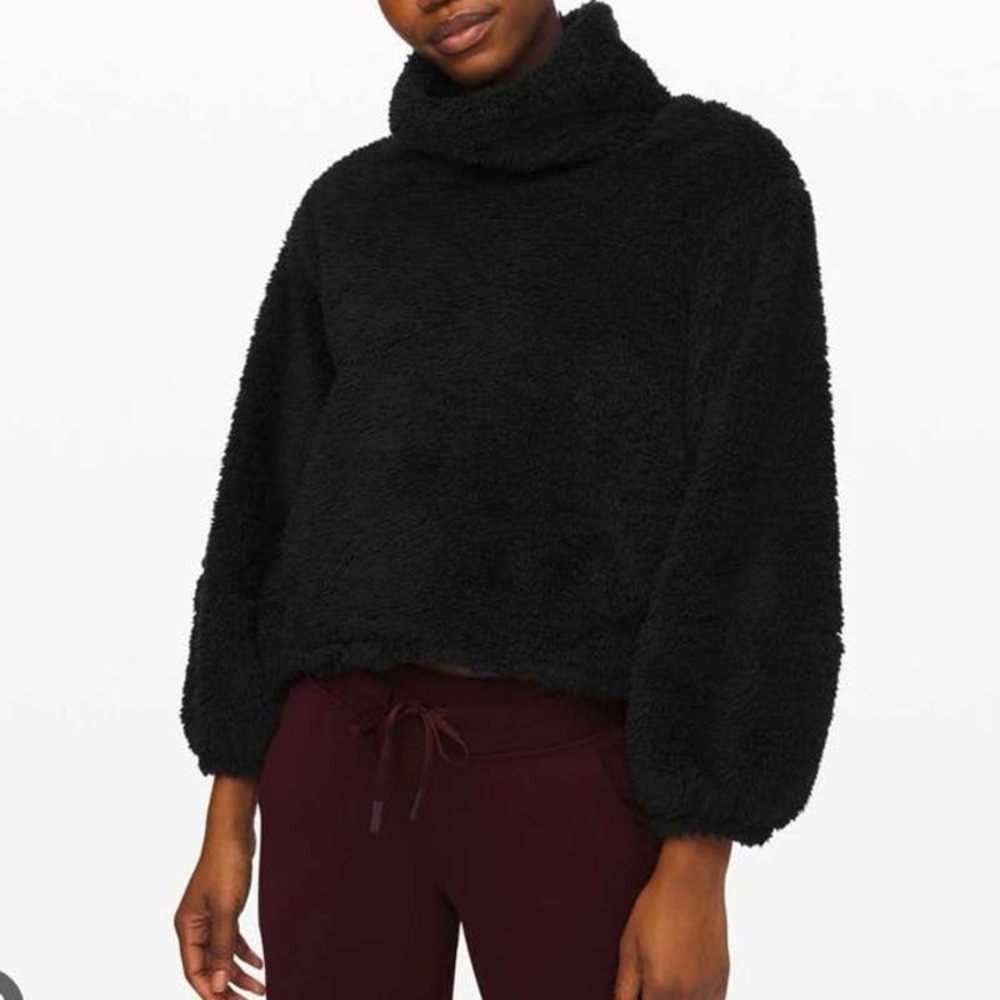 NWT Lululemon Warm Restore Sherpa Pullover Size: M/L